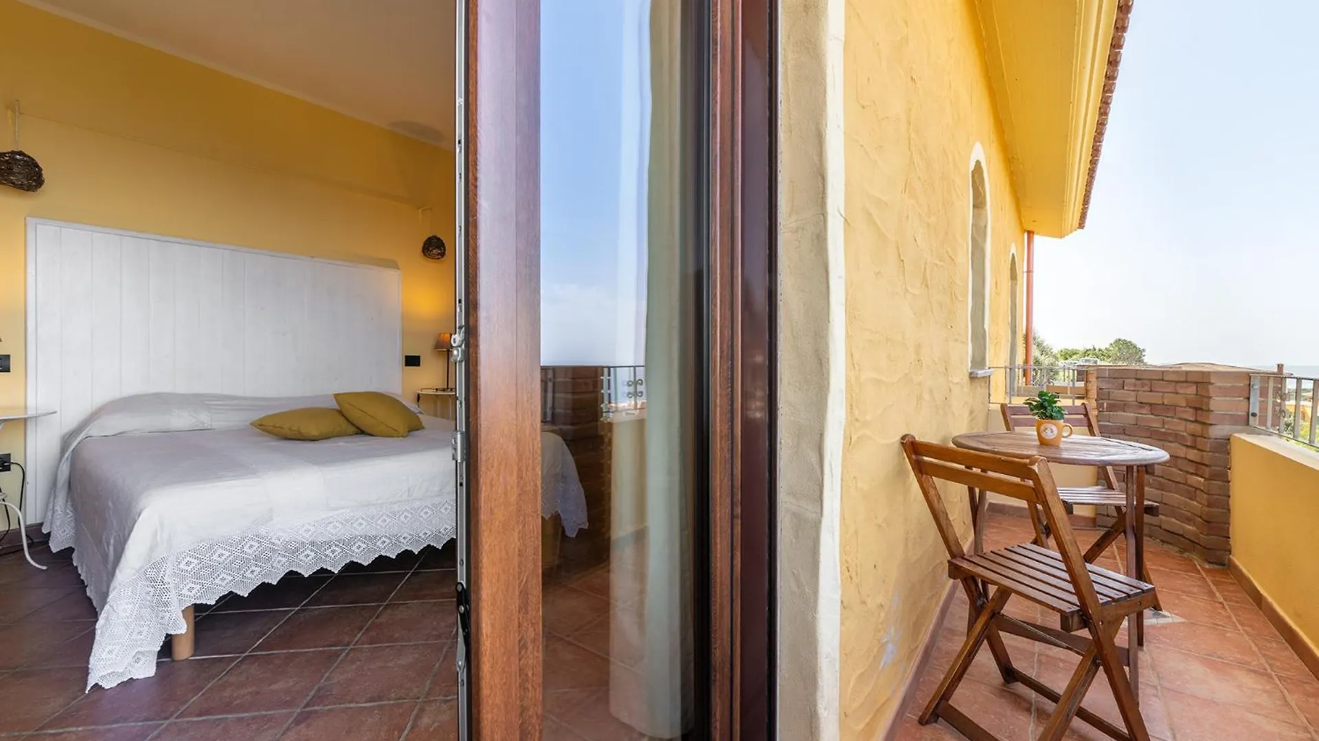 B&B Pedra Rubia Nebida Bed & Breakfast