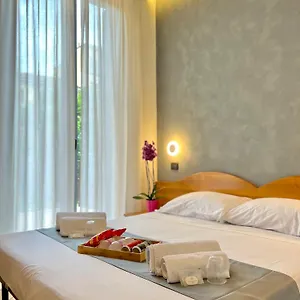 Sara 2*, Mailand Italien